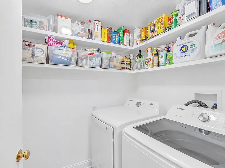7616 Riverbrook Dr #6 — Photo 9