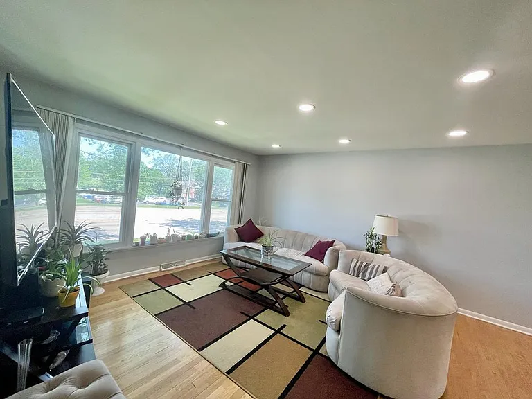 510 S Buffalo Grove Rd — Photo 5