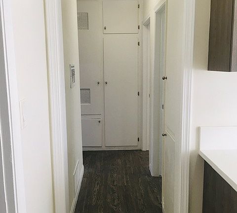 3rd image of 10231 Darby Ave APT 2