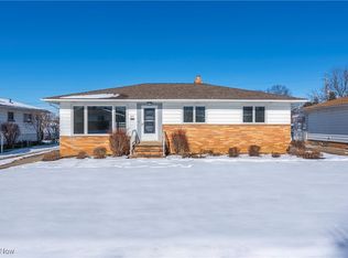 687 E Clearview Ave, Seven Hills, OH 44131