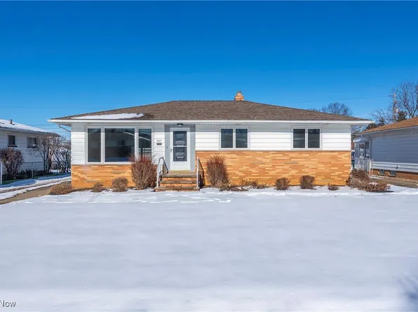 687 E Clearview Ave, Seven Hills, OH 44131