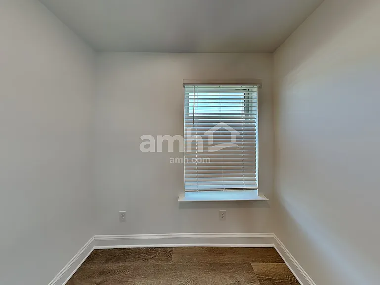 1208 Livengood Way — Photo 9