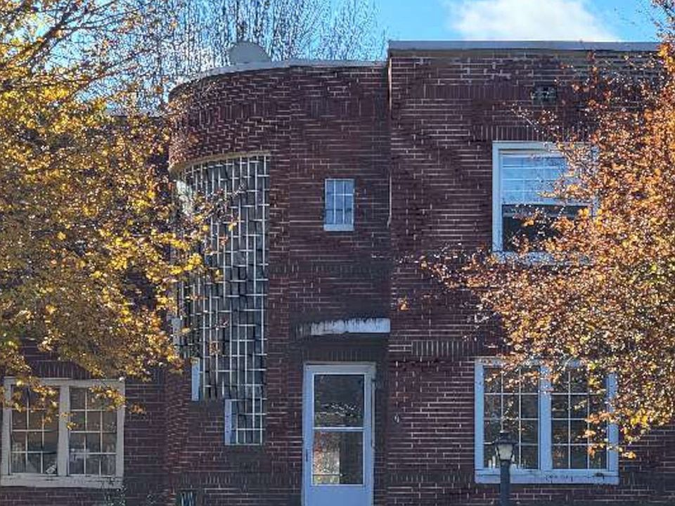 2nd image of 1904 W Main St
