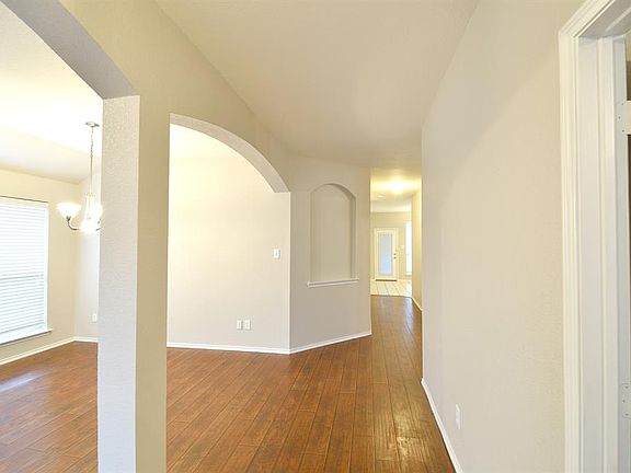 2nd image of 2203 Woodberry Dr