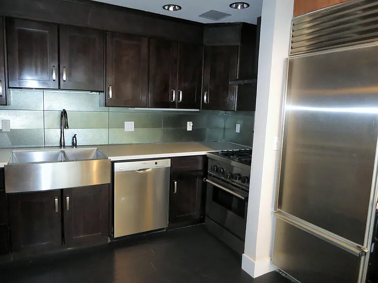 18 Scott Aly — Photo 8
