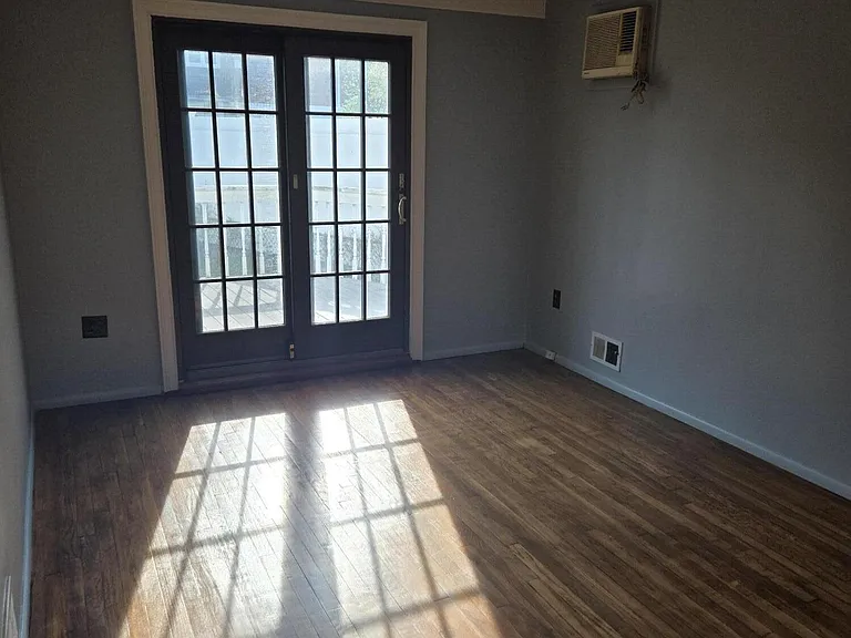 96 Renwick Ave #1 — Photo 3