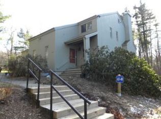 48 Brookside Dr, Stratham, NH 03885