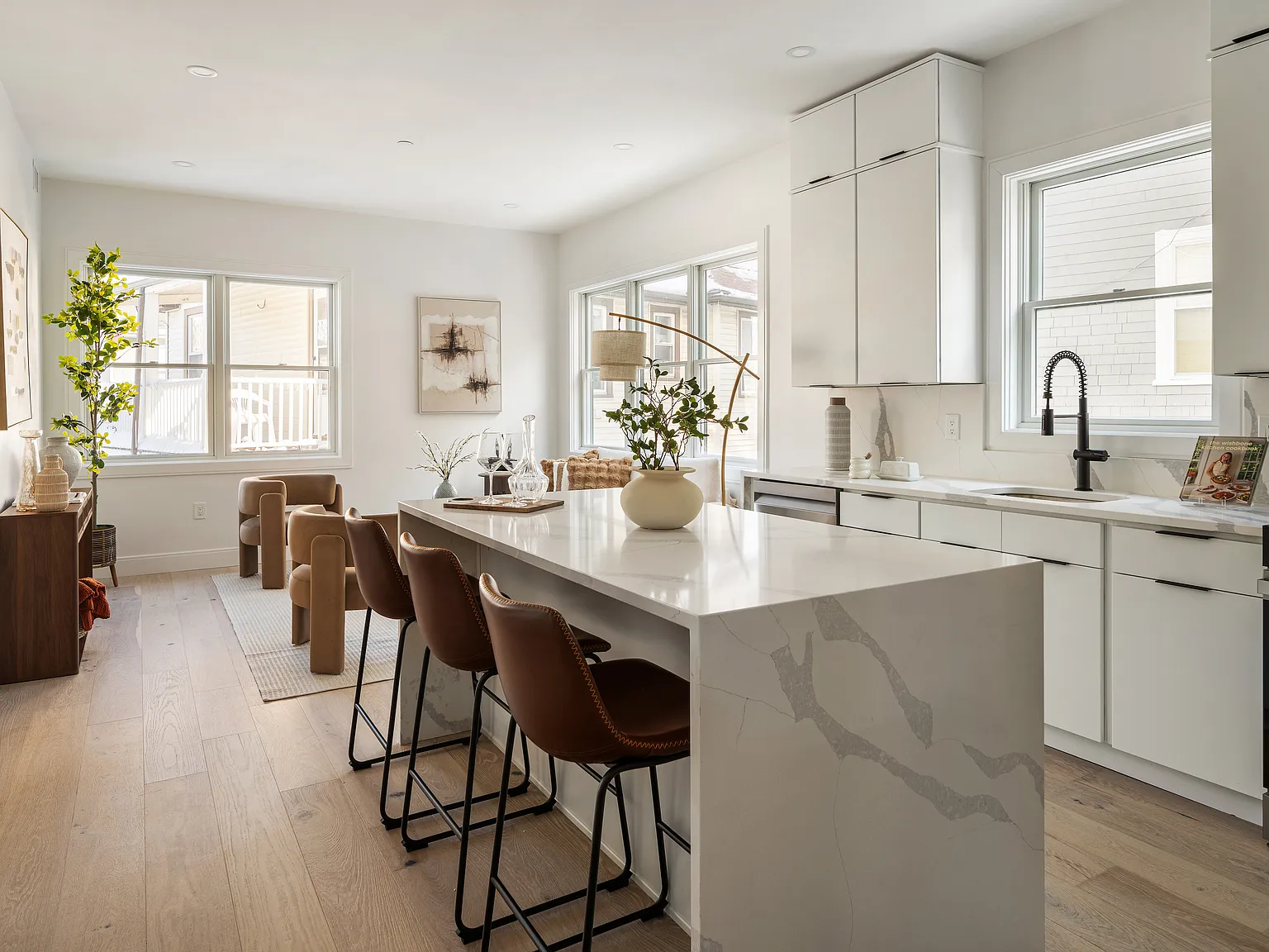 2 bed, 874 sqft, $3,195 — Photo 3
