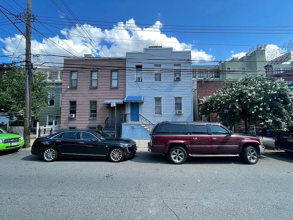 2nd image of 3643 32nd St