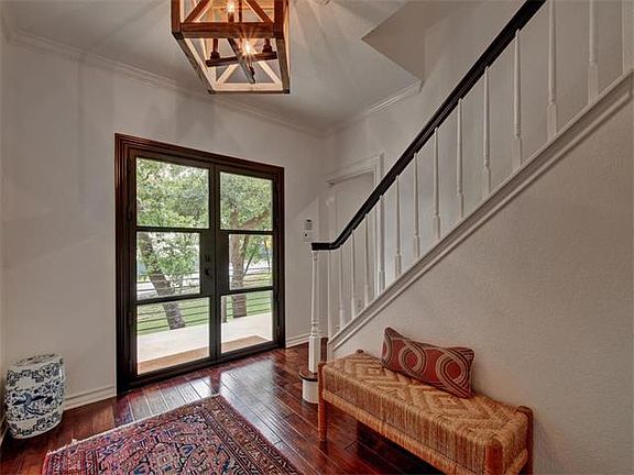 2nd image of 302 Wallis Dr