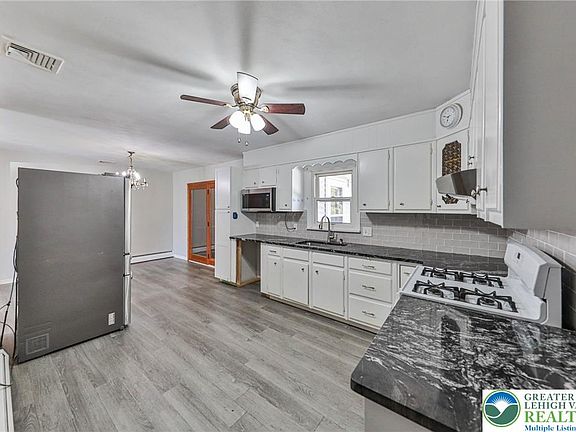 3rd image of 110 Cedarwood Dr