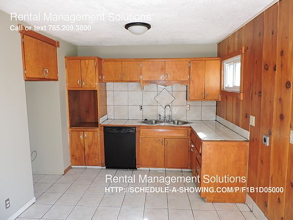 2nd image of 525 SE Colfax Pl