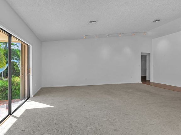 5th image of 21131 Highland Lakes Blvd
