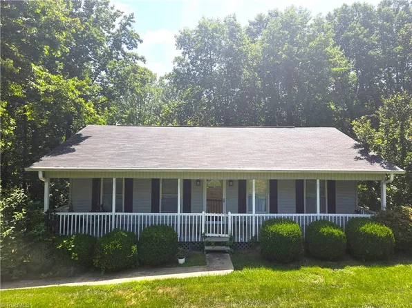 276 Grand St, Millers Creek, NC 28651