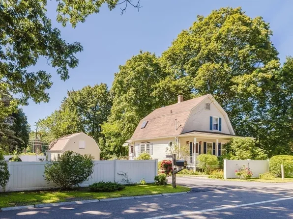 1037 Pleasant St, Attleboro, MA 02703