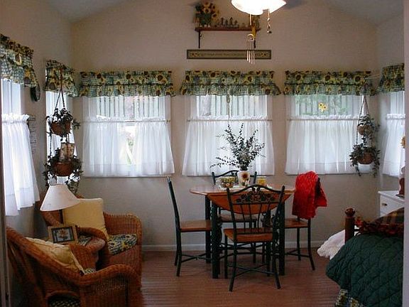 5th image of 647 Croixwood Pl