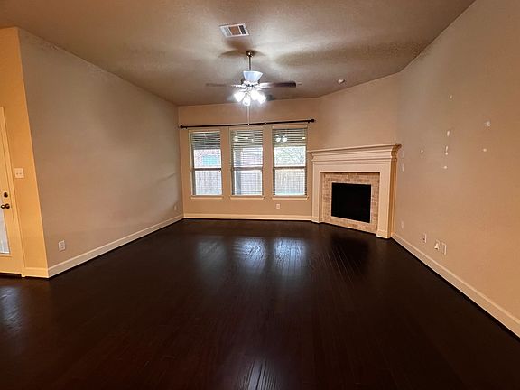 3rd image of 5928 Silverton Ave