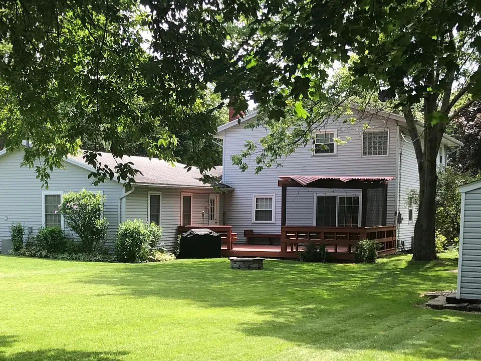 37 Royal View Dr