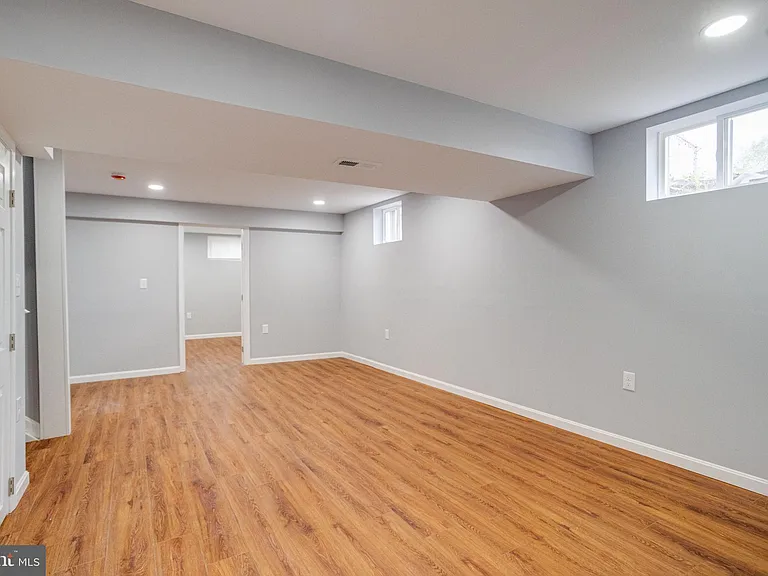 1359 Raleigh Dr — Photo 37