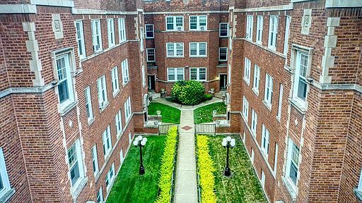 1st image of 6114 N Winthrop Ave APT 1S