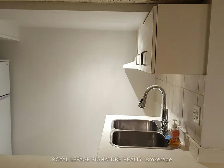 27 Hillsboro Ave #1 — Photo 2