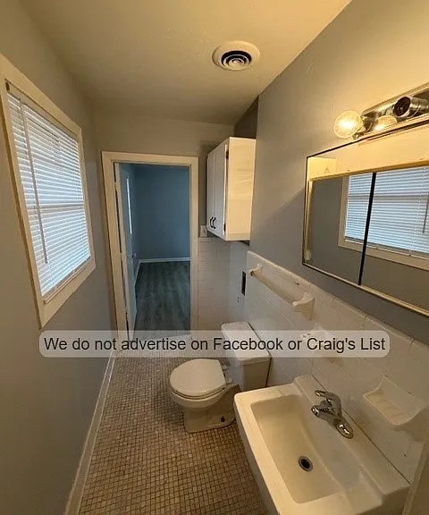 1021 W Rowan St #G — Photo 6