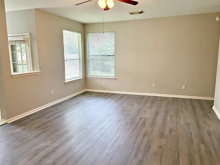 15106 Petties Way — Photo 10