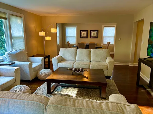 2918 W Hollywood Ave #2, Chicago, IL 60659
