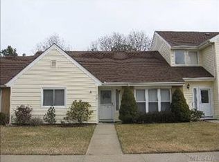 159 Dari Dr, Holbrook, NY 11741