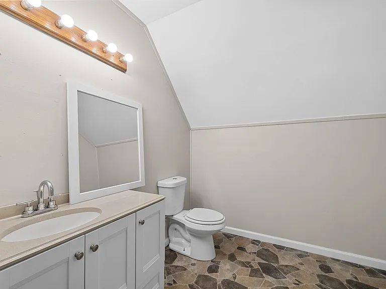 410 Appleton Dr — Photo 19