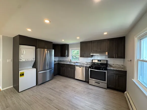 151 Lee St Floor 2, Elmwood Park, NJ 07407