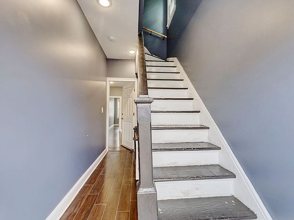 3rd image of 120 Center St APT 1