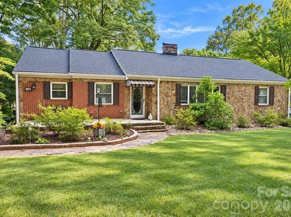609 1st Ave N, Conover, NC 28613