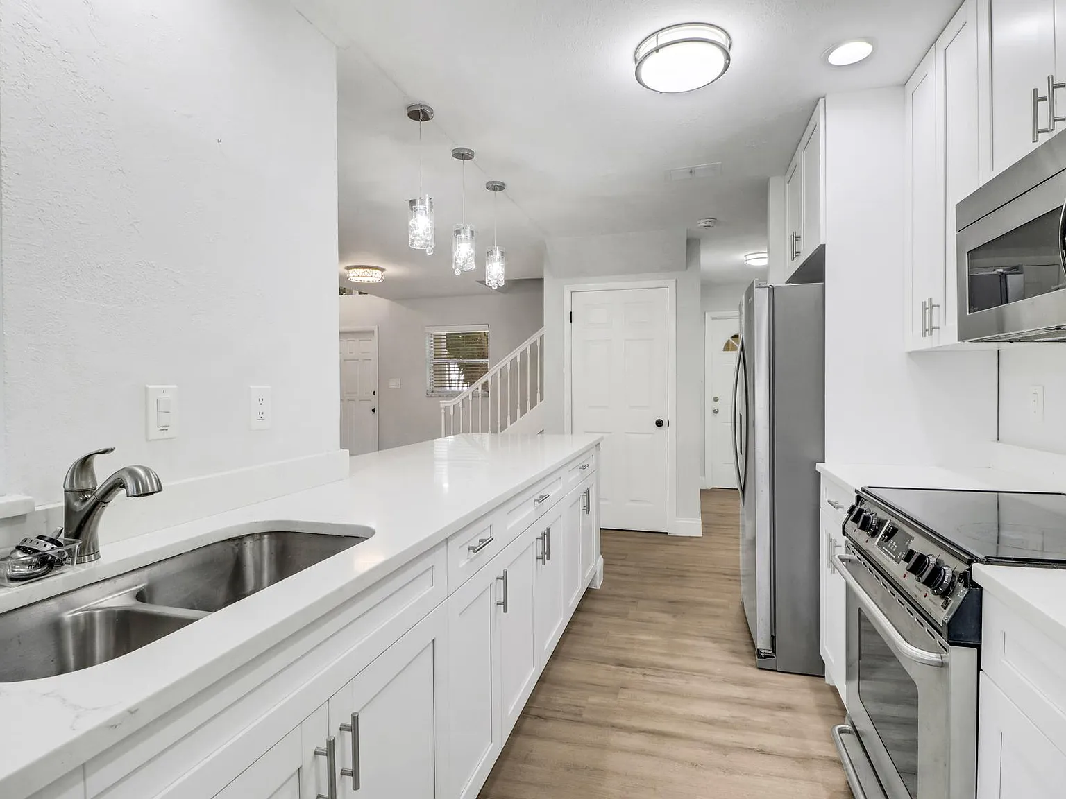 1120 Sandpiper St — Photo 4