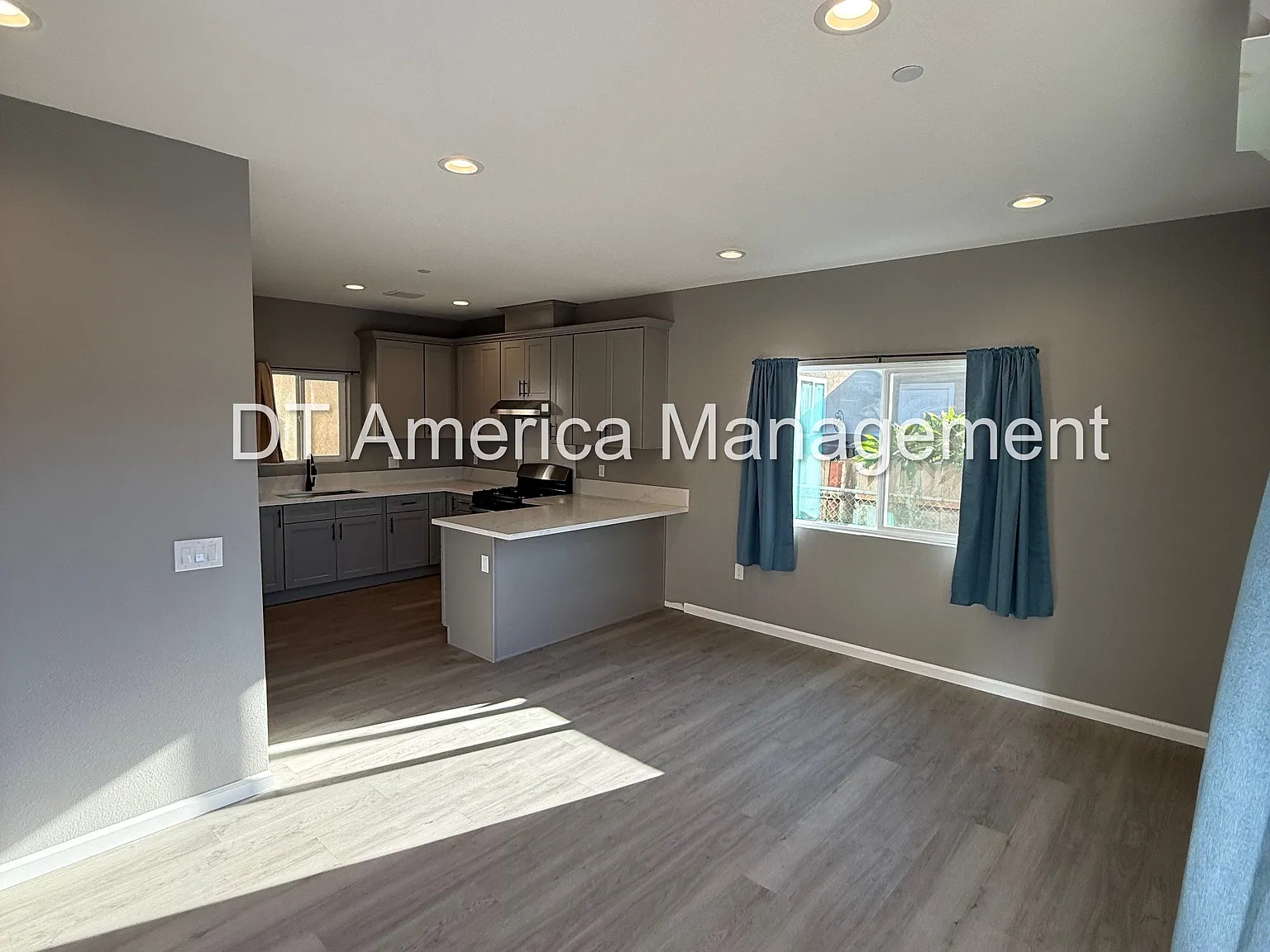 3 bed, 962 sqft, $2,750 — Photo 3