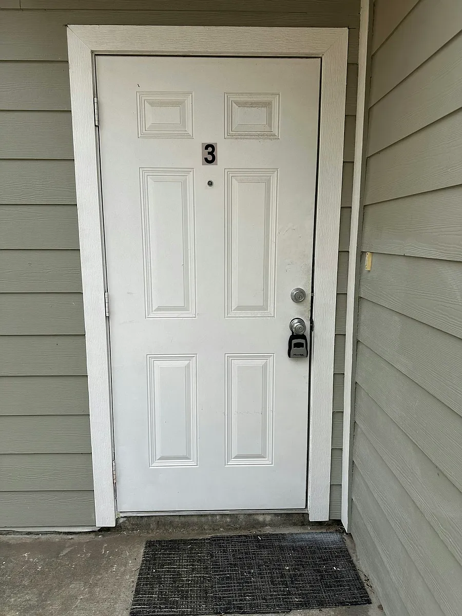 Building Photo - 1308 Quitaca Dr #3
