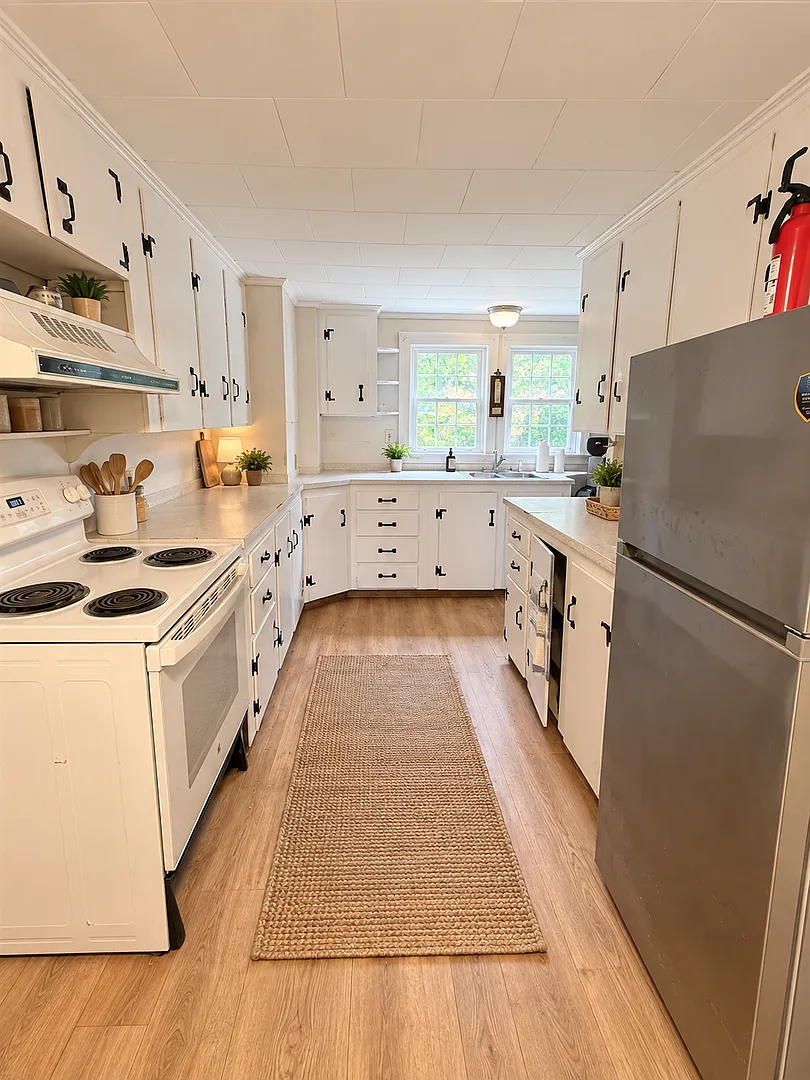 80 North Main Ave, Orono ME — Photo 1