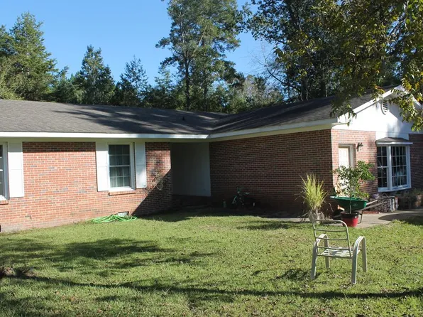 233 Gill Dr, Ozark, AL 36360