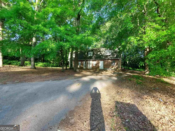 140 Hunters Ln, Fayetteville, GA