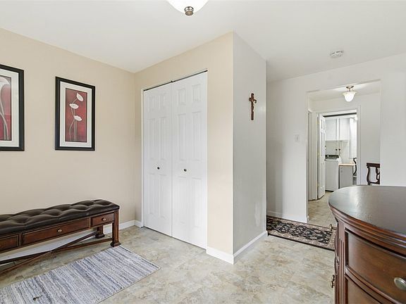 4th image of 979 Cork Dr