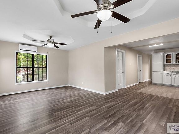 4th image of 217 Wentz St