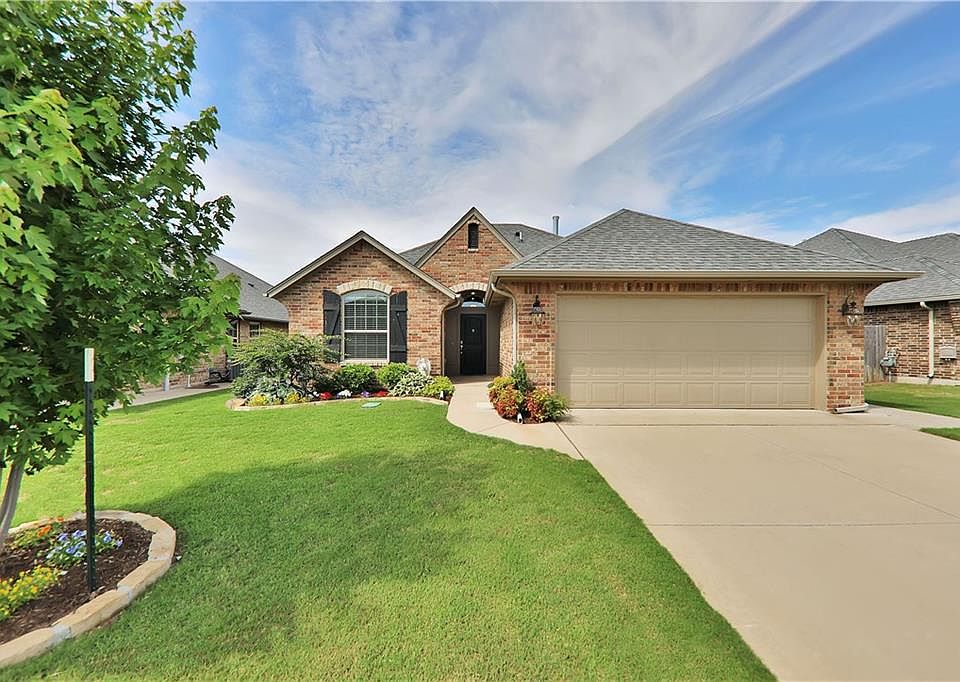 1st image of 17109 Avila Ln