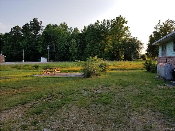 4th image of 9414 Sussex Dr