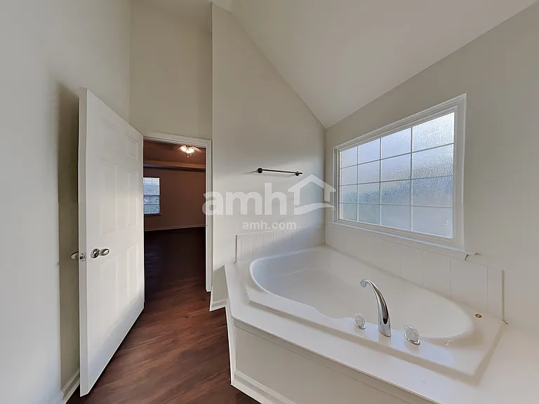 194 Madelia Pl — Photo 13
