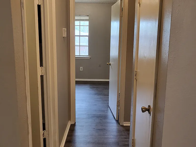 302 S Green St #15 — Photo 6