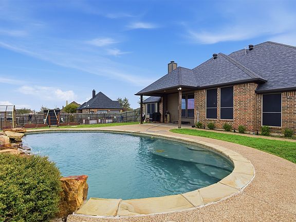 4th image of 165 Canyon Dr