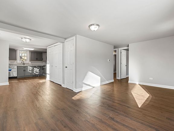 4th image of 29W304 James Ave