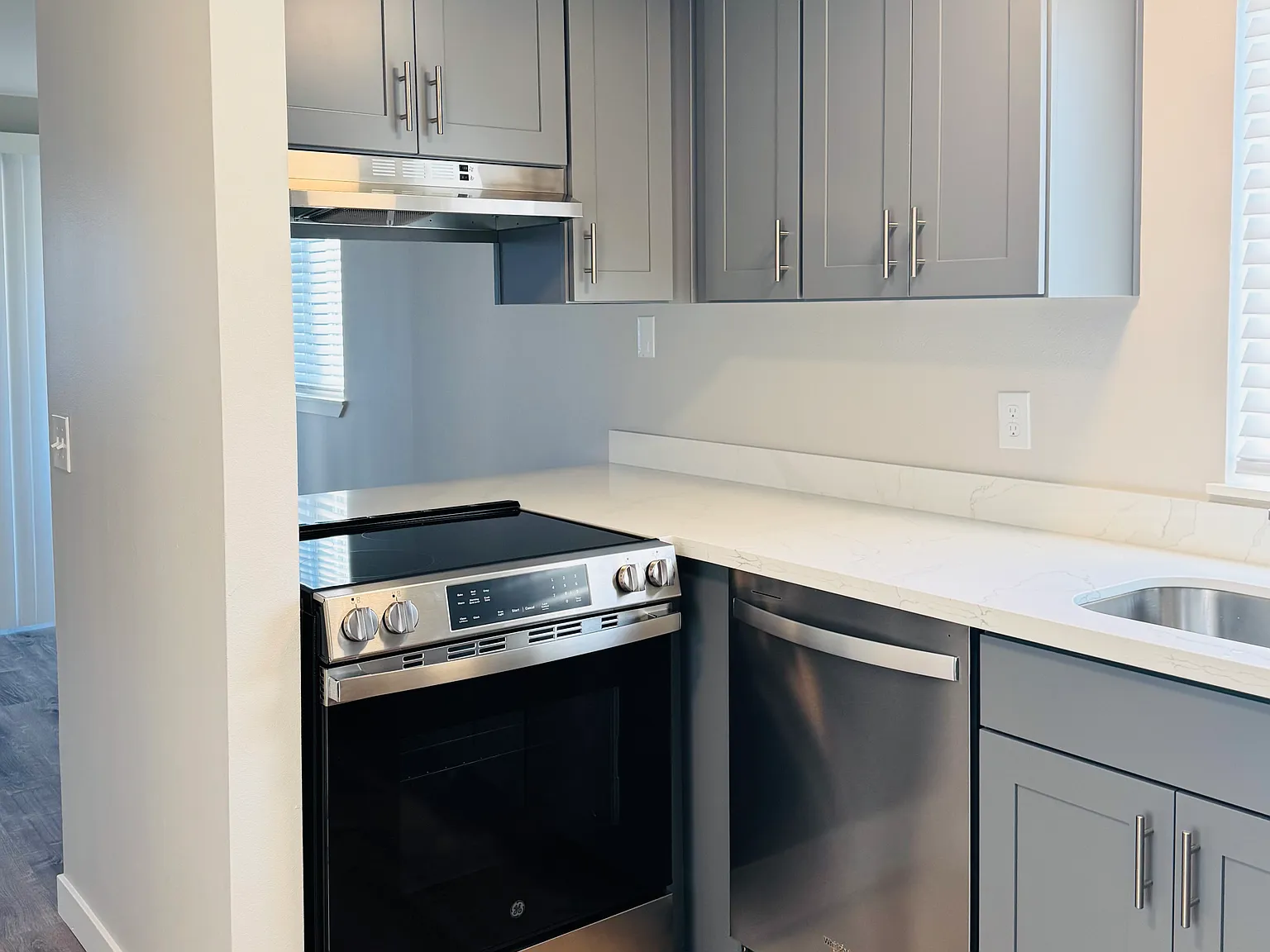 Studio, 500 sqft, $1,500 — Photo 2