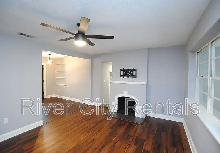 4611 Blount Ave — Photo 5