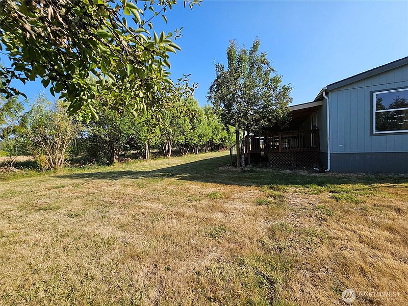 5th image of 581 Boistfort Rd